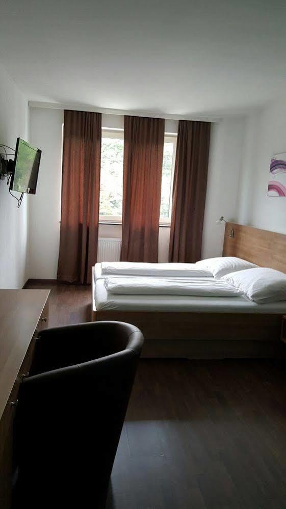 Hotel - Restaurant Valley Rose Wien Exterior foto